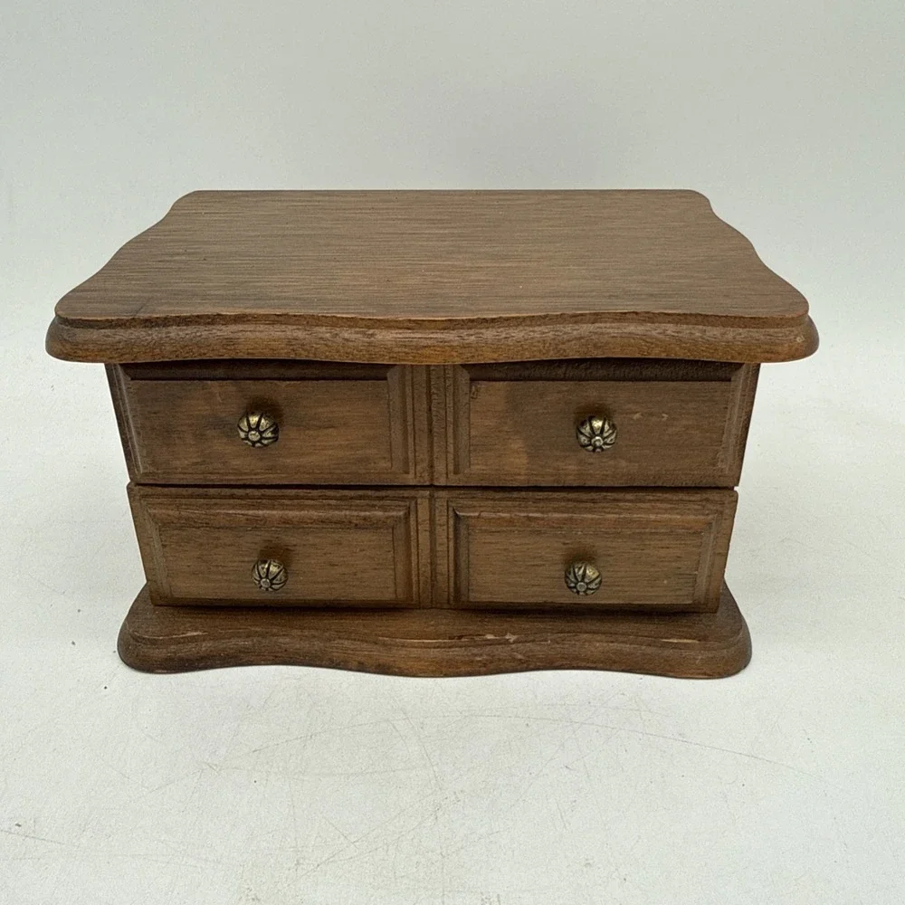 Vintage 1978 Avon Decorator's Jewelry Chest Solid Wood Made In Taiwan